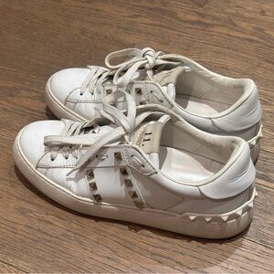 Valentino Garavani Rockstud Untitled sneakers in white leather